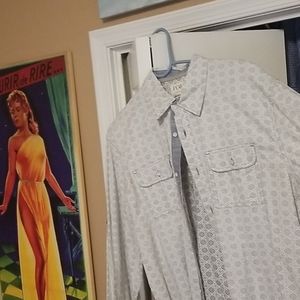 L/S 10/10! Condition light white silverfish color